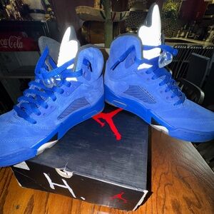 Jordan 5 BLUE SUEDE size 9.5 ( Almost NEW condition)